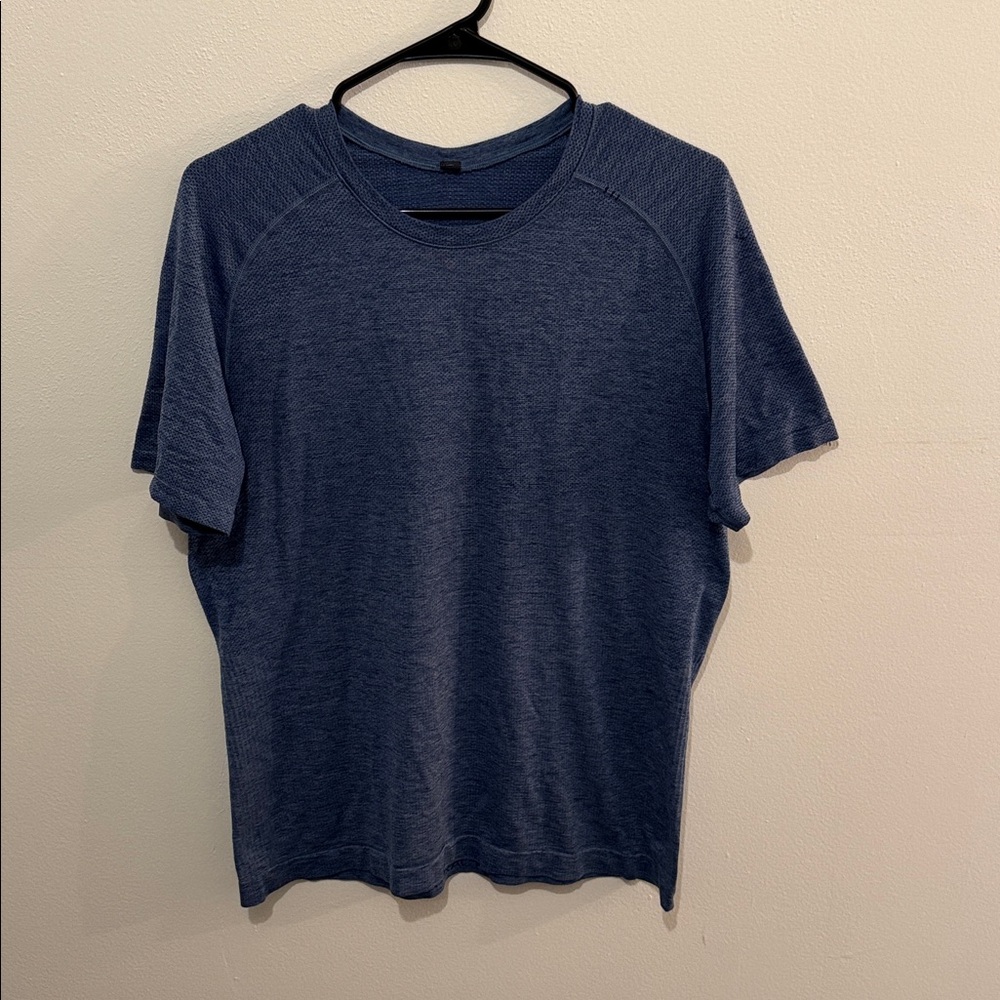 Men’s lululemon metal vent tech tee shirt